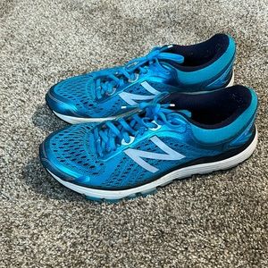New Balance women’s 1260v7 shoes size 9